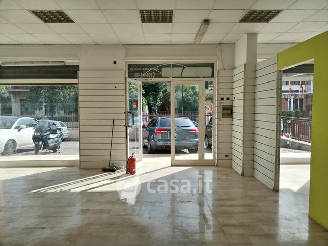 Attivitã /licenza (con o senza mura) in commerciale in Via di Castel di Leva 253C