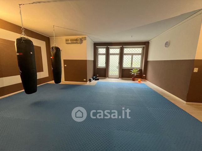 Ufficio in commerciale in Via Luigi Leonardo Colli 24
