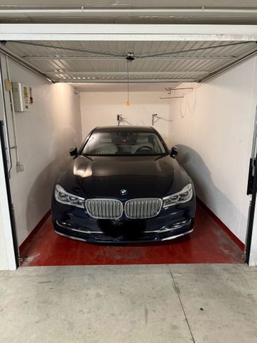 Box/posto auto in residenziale in Via Eugenio Montale 5