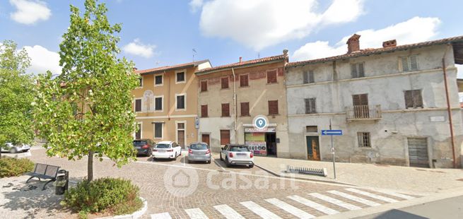 Casa indipendente in residenziale in Piazza Crocifisso 14