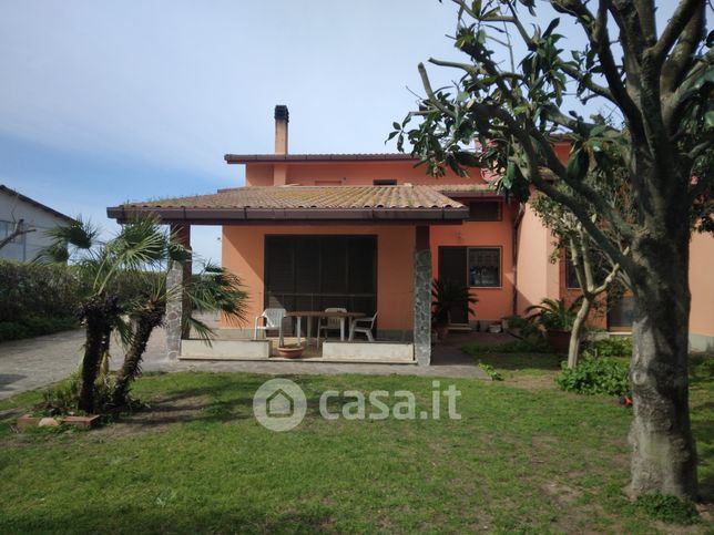 Casa bi/trifamiliare in residenziale in Via di Praia a Mare