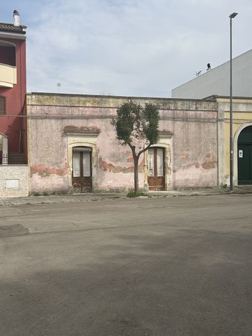 Rustico/casale in residenziale in Piazza Aldo Moro 5