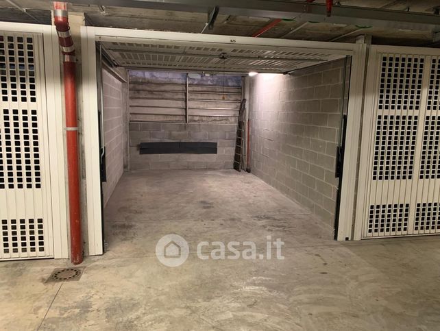 Box/posto auto in residenziale in Via Carlo Vittadini 3