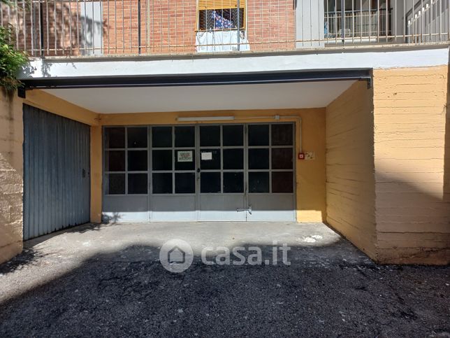 Garage/posto auto in residenziale in Via Bernardino Perfetti 4