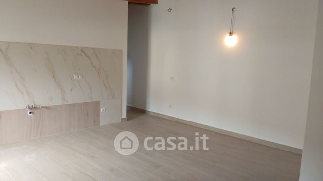 Appartamento in residenziale in Via Pisani 12