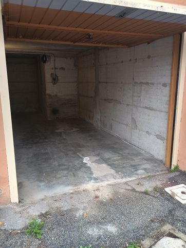 Box/posto auto in residenziale in Via Casette di Sopra