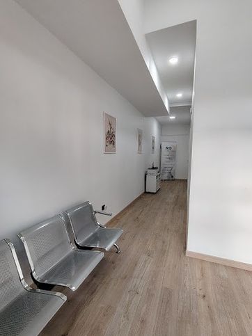 Ufficio in commerciale in Viale Commenda 9