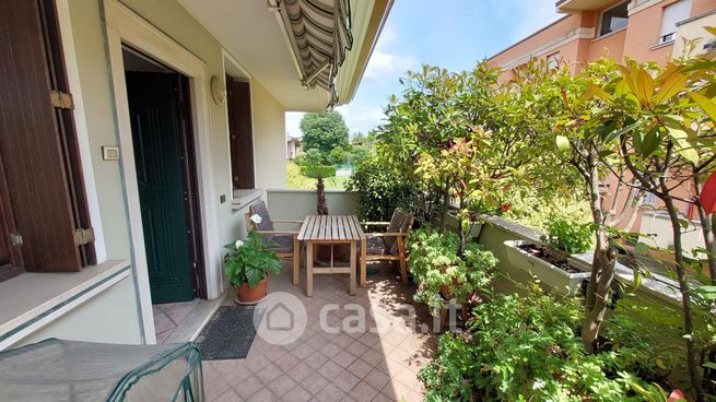 Appartamento in residenziale in Via Cavv. di V. Veneto