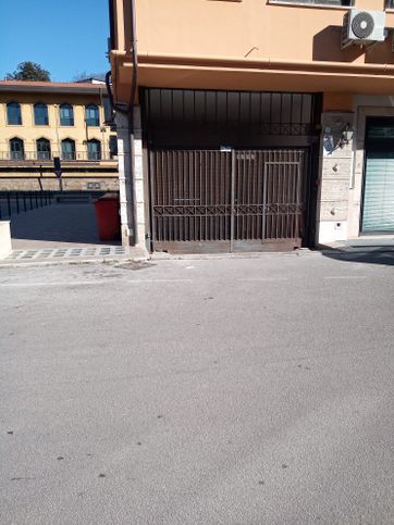Box/posto auto in residenziale in Via Luigi Fricchione 3