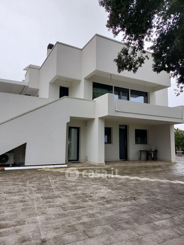 Villa in residenziale in Via Saliscendi