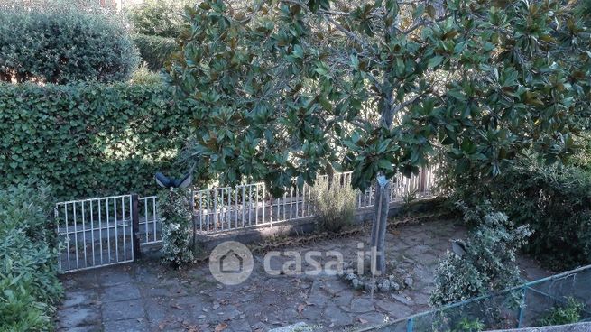 Appartamento in residenziale in Viale dei Cipressi 10