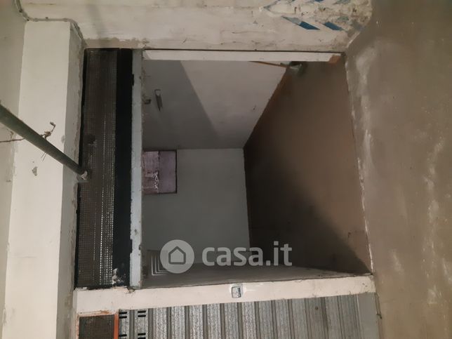 Box/posto auto in residenziale in Viale Aleardo Aleardi