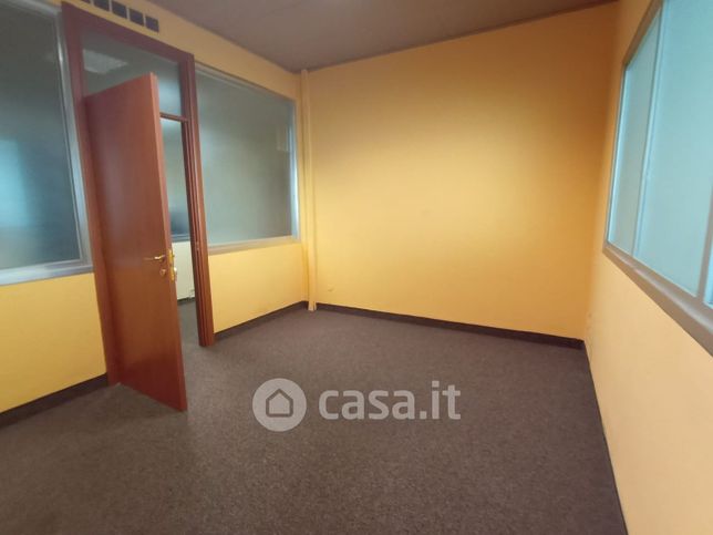 Ufficio in commerciale in Via delle Pianazze 39