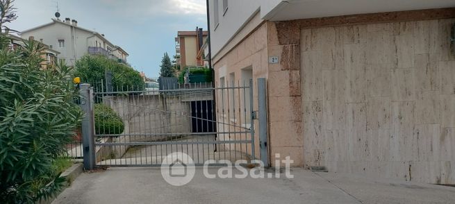 Box/posto auto in residenziale in Via Polda 2d