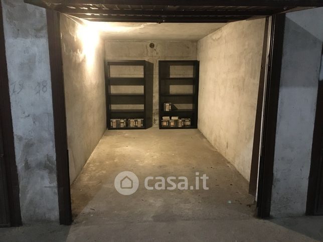 Box/posto auto in residenziale in Via Bengasi 26