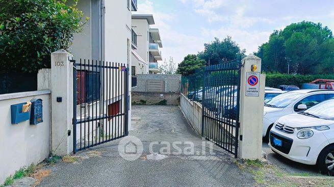 Box/posto auto in residenziale in Via Vittorio Alfieri 103