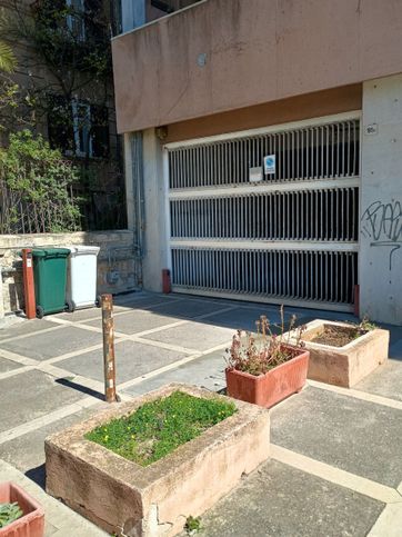 Box/posto auto in residenziale in Via della Libertà 193