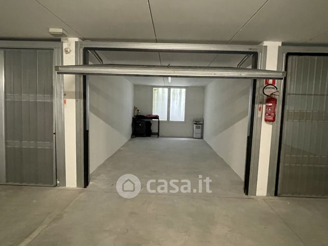 Garage/posto auto in residenziale in Via Villaggio Giovanni Paolo II 08