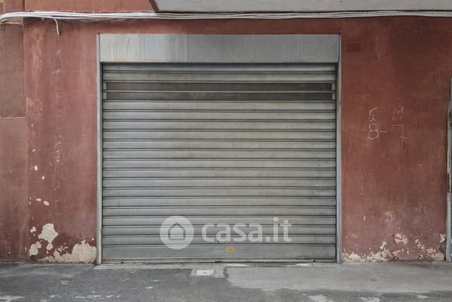 Box/posto auto in residenziale in Via San Cristoforo 51