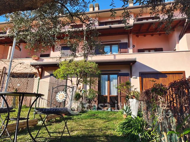 Villetta a schiera in residenziale in Via Paolo Veronese 50