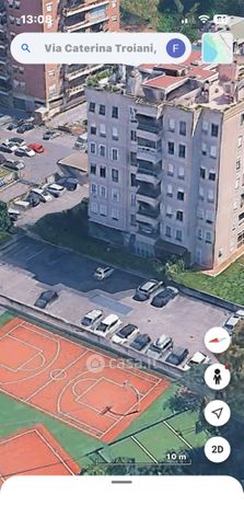 Box/posto auto in residenziale in Via Caterina Troiani 276