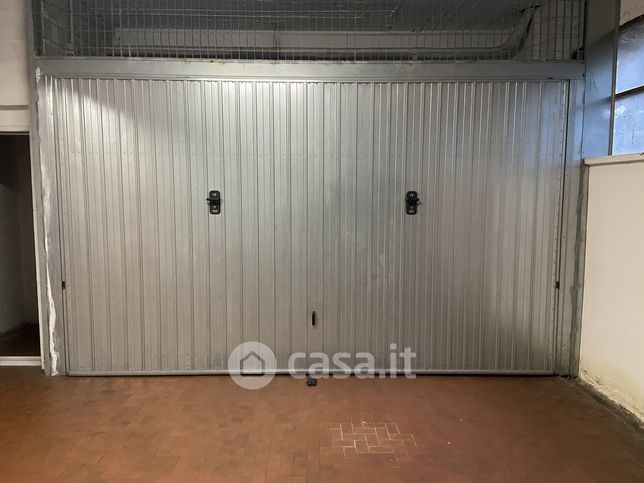 Box/posto auto in residenziale in Corso Sardegna 216