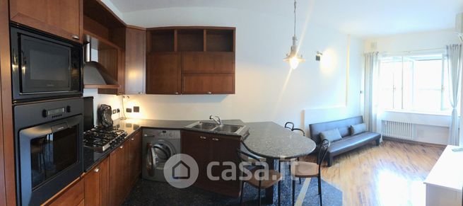 Appartamento in residenziale in Via Ettore Troilo 6