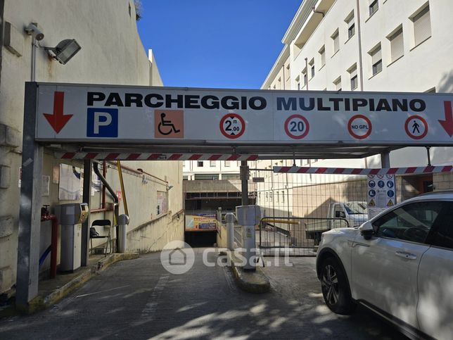 Box/posto auto in residenziale in Via Michele Coppino