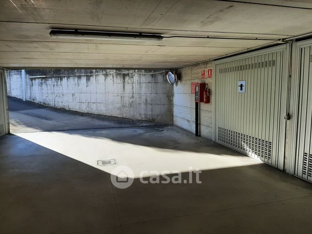 Garage/posto auto in residenziale in Via Edmondo de Amicis 37