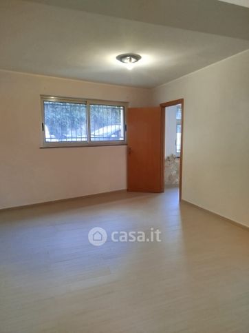 Ufficio in commerciale in Via Salvatore Vigo
