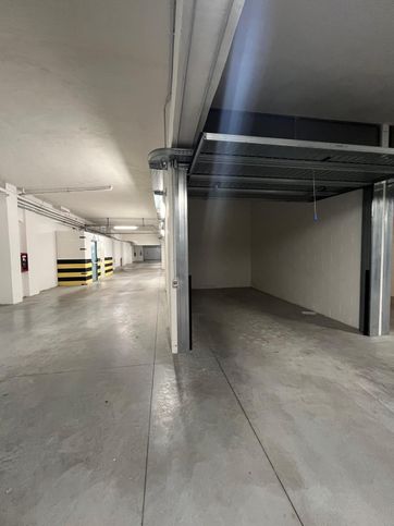 Garage/posto auto in residenziale in Via Antonio Marchetti 4