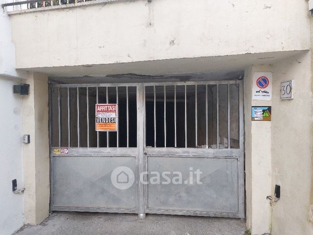 Garage/posto auto in residenziale in Via del Fontanile Nuovo 30A