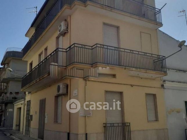 Casa indipendente in residenziale in Via Lo Bello 72