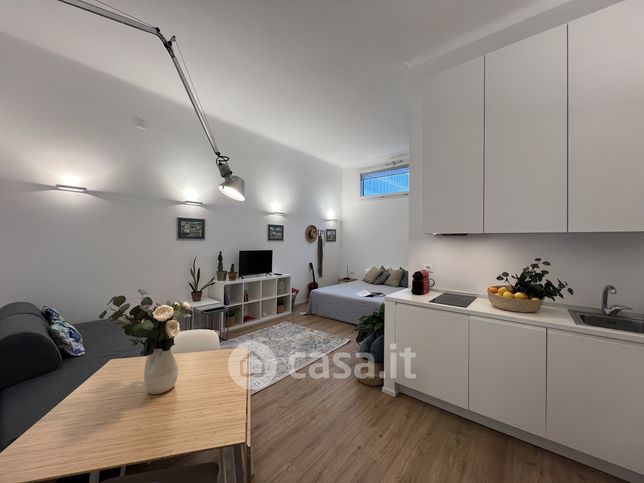 Appartamento in residenziale in Via Polesine 21