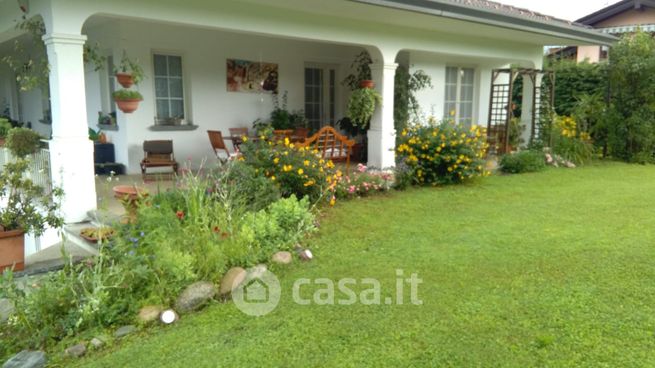 Villa in residenziale in Via Giacomo Leopardi