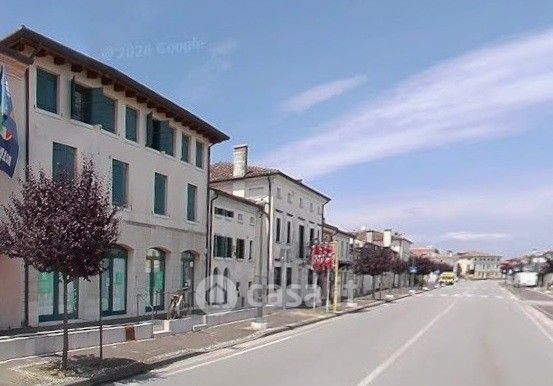 Negozio/locale commerciale in commerciale in Via Roma 42