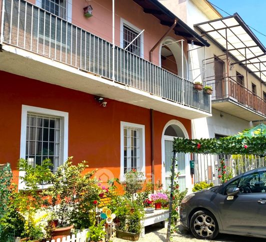 Villa in residenziale in Via Como