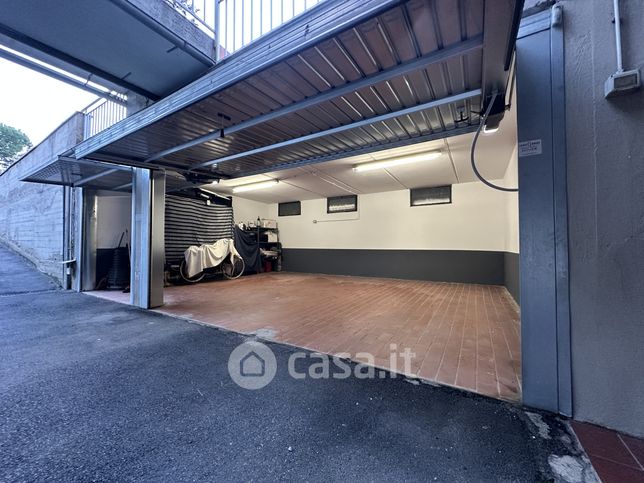 Garage/posto auto in residenziale in Via Roma