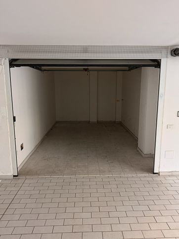 Garage/posto auto in residenziale in Via Masaccio 26