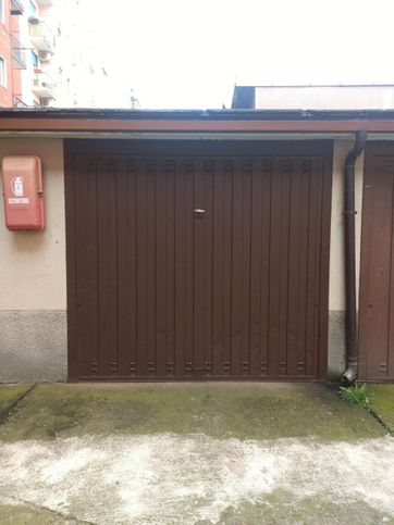 Garage/posto auto in residenziale in Via Nazario Sauro 132