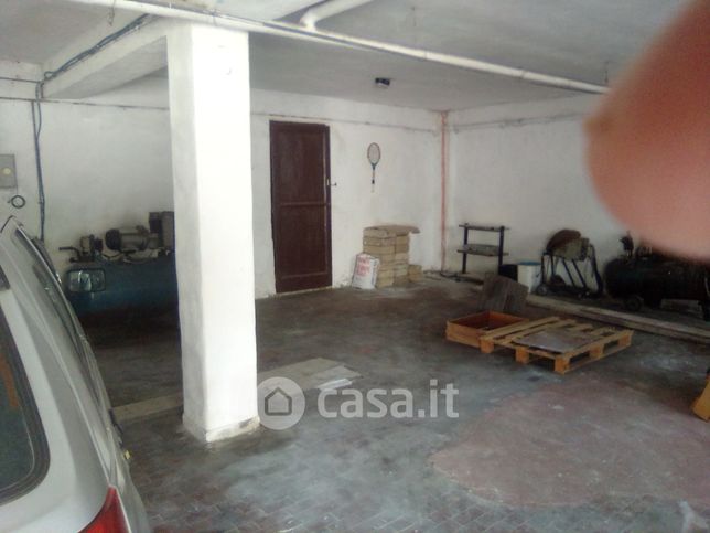 Box/posto auto in residenziale in Via Taranto 16
