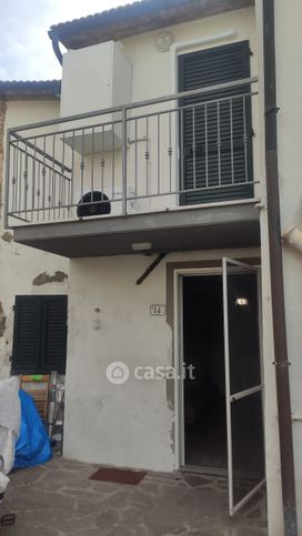 Casa indipendente in residenziale in 