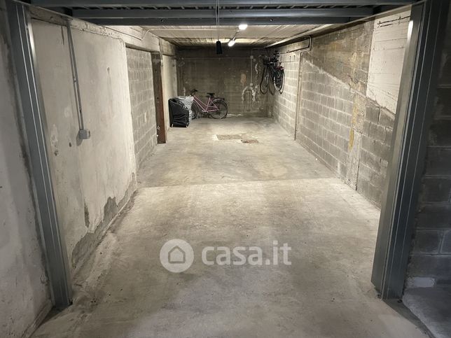 Garage/posto auto in residenziale in Via Teano 26