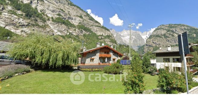 Baita/bungalow/chalet/trullo in residenziale in Via delle Forges 2