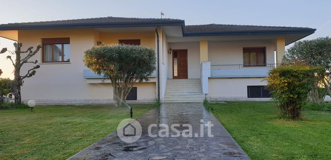 Casa indipendente in residenziale in Via I Maggio