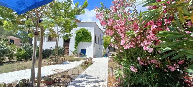 Casa indipendente in residenziale in 