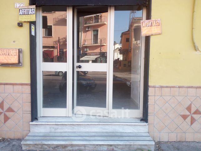 Attivitã /licenza (con o senza mura) in commerciale in Via Fuori Porta Roma 125