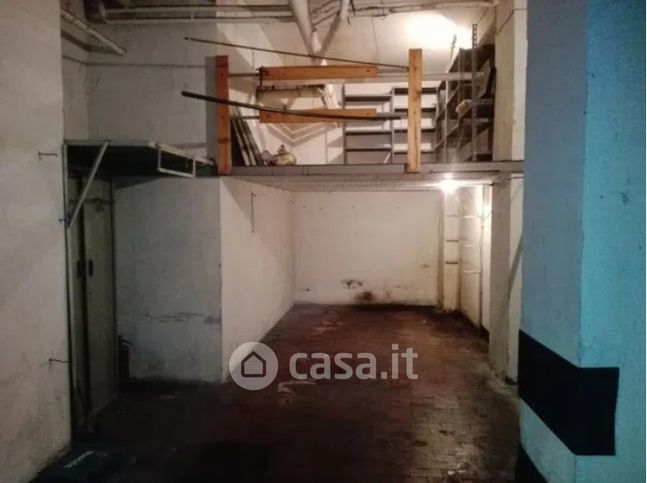 Garage/posto auto in residenziale in Via Vestricio Spurinna 149