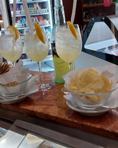 Attivitã /licenza (con o senza mura) in commerciale in Via Liberiana 25