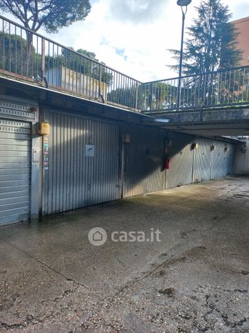 Box/posto auto in residenziale in Via Ercole Marazza 23